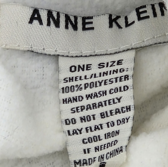 NWT Anne Klein Women's Lined Gray Cable Beanie Hat - Picture 3 of 4